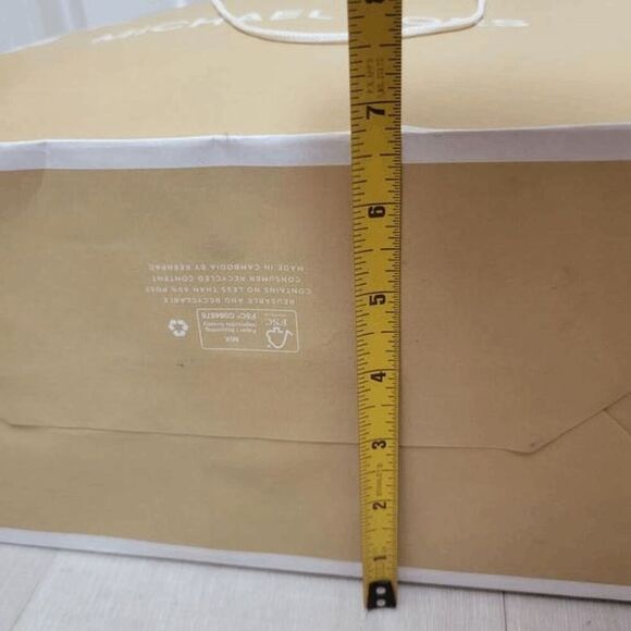 MICHAEL KORS Empty Paper Beige Shopping Gift Bag Rope Handles with Tissues - Picture 9 of 10